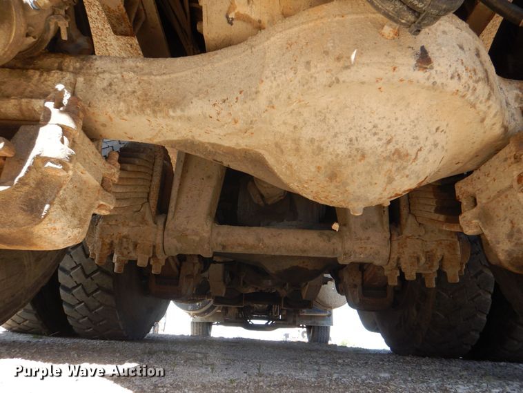 image for item DS8038 1995 Mack RD690S  dump truck