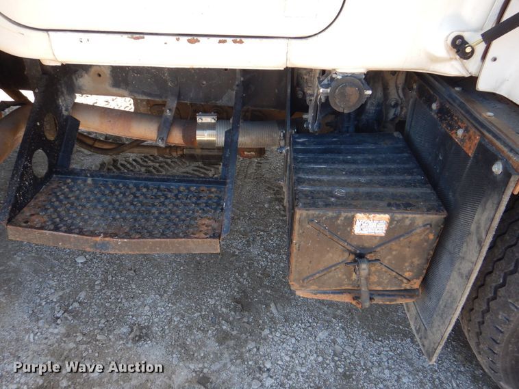 image for item DS8038 1995 Mack RD690S  dump truck