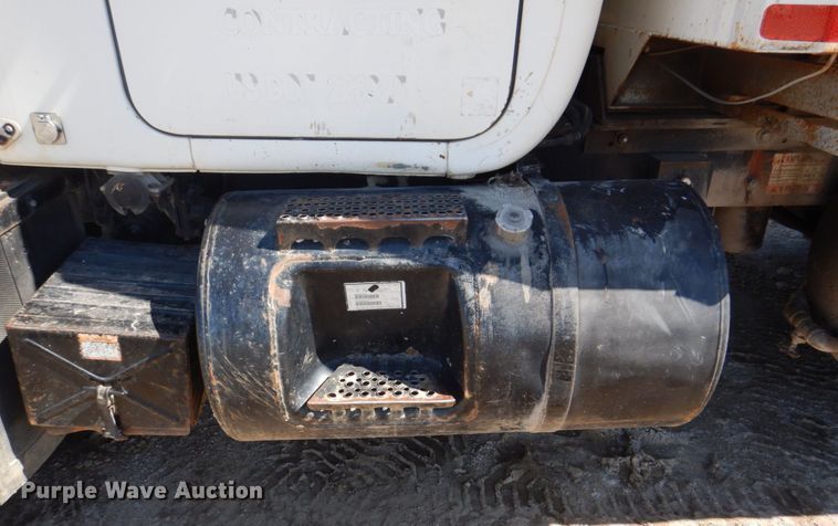 image for item DS8038 1995 Mack RD690S  dump truck