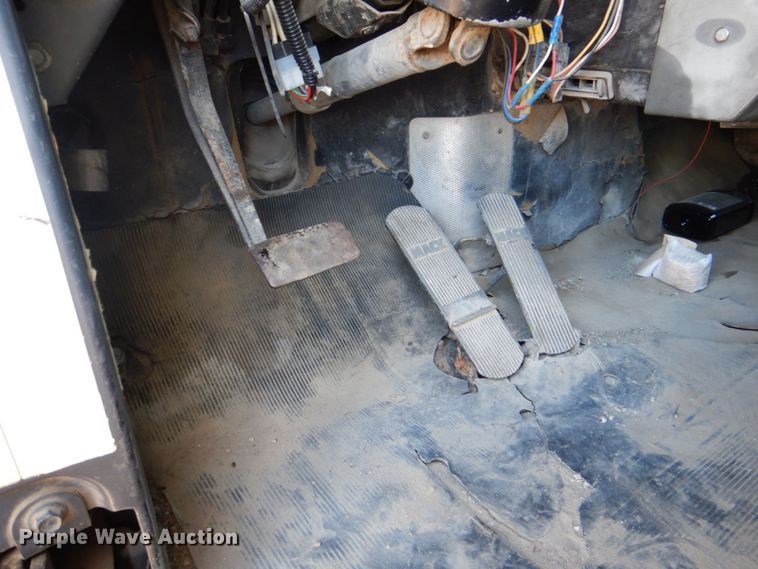 image for item DS8038 1995 Mack RD690S  dump truck