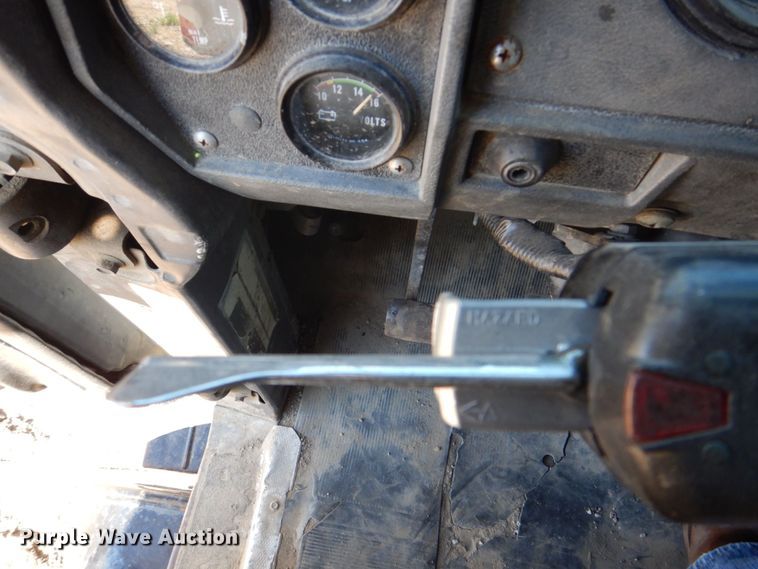 image for item DS8038 1995 Mack RD690S  dump truck