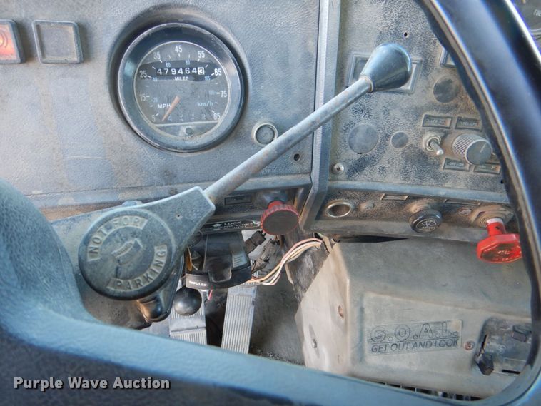 image for item DS8038 1995 Mack RD690S  dump truck