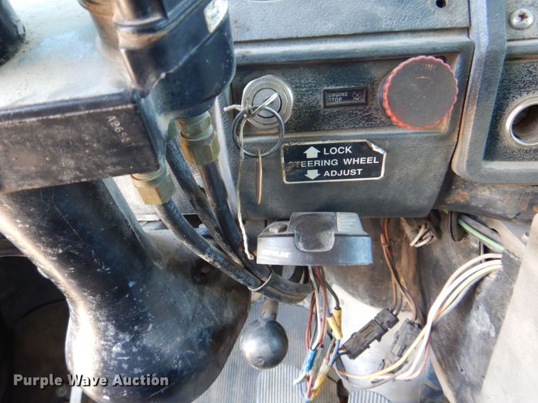 image for item DS8038 1995 Mack RD690S  dump truck