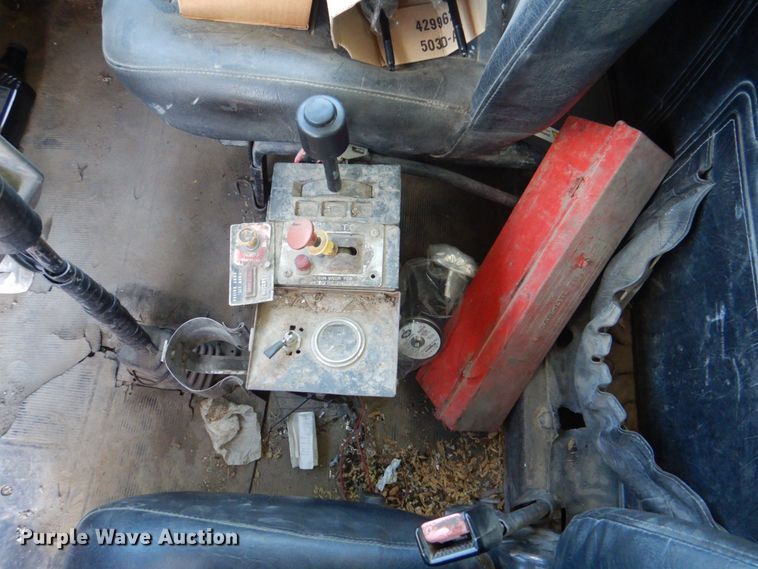 image for item DS8038 1995 Mack RD690S  dump truck