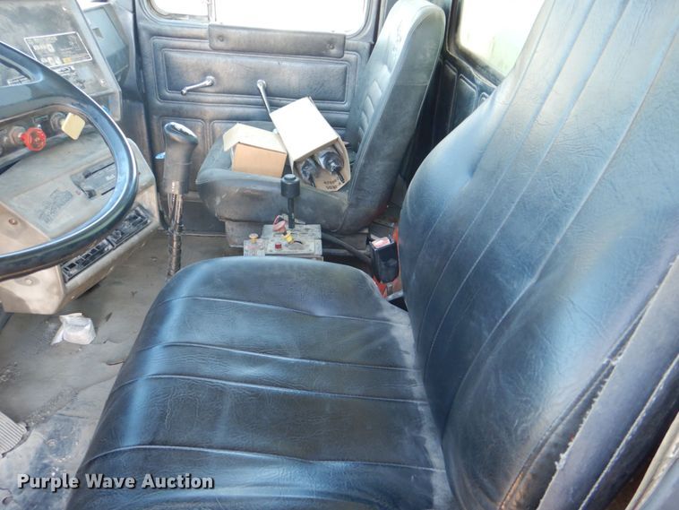 image for item DS8038 1995 Mack RD690S  dump truck