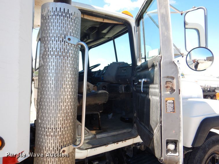 image for item DS8038 1995 Mack RD690S  dump truck