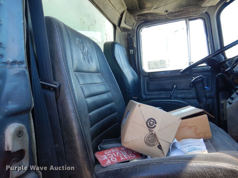 image for item DS8038 1995 Mack RD690S  dump truck