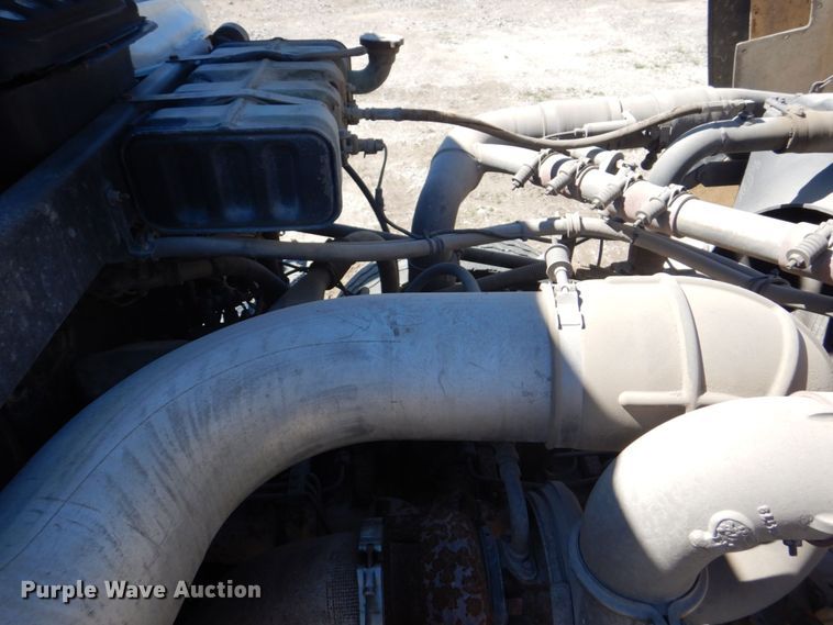 image for item DS8038 1995 Mack RD690S  dump truck