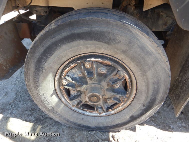 image for item DS8038 1995 Mack RD690S  dump truck