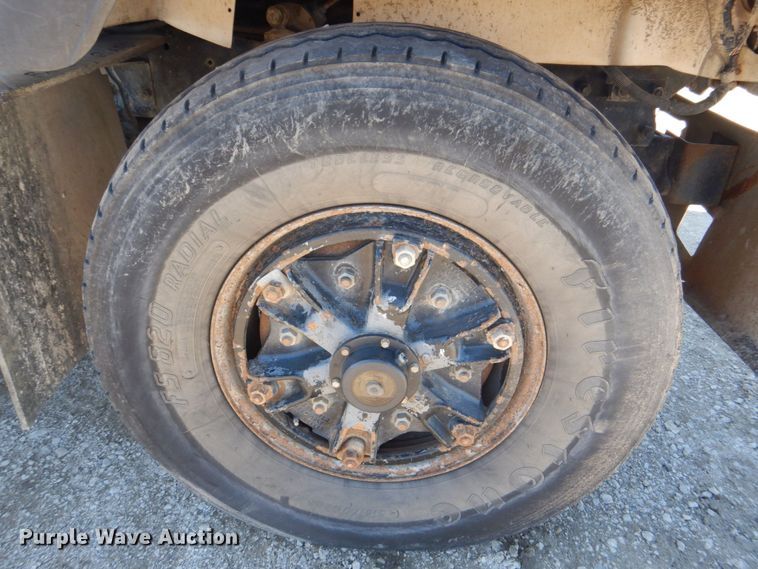 image for item DS8038 1995 Mack RD690S  dump truck