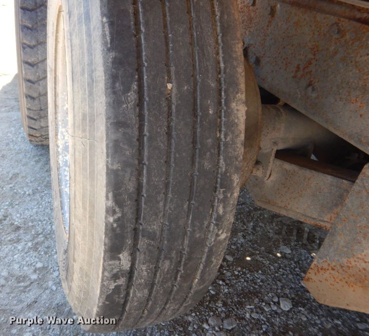 image for item DS8038 1995 Mack RD690S  dump truck