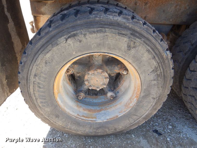 image for item DS8038 1995 Mack RD690S  dump truck