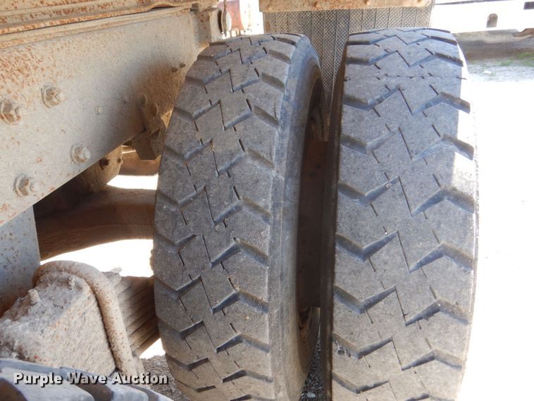 image for item DS8038 1995 Mack RD690S  dump truck