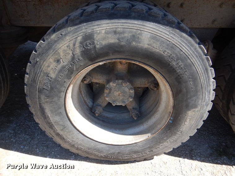 image for item DS8038 1995 Mack RD690S  dump truck