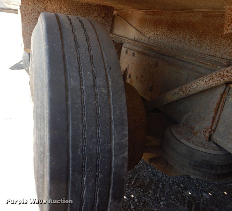 image for item DS8038 1995 Mack RD690S  dump truck