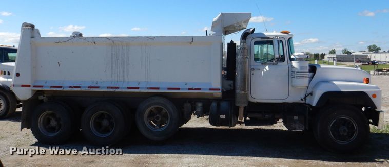 image for item DS8039 1995 Mack RD690S dump truck