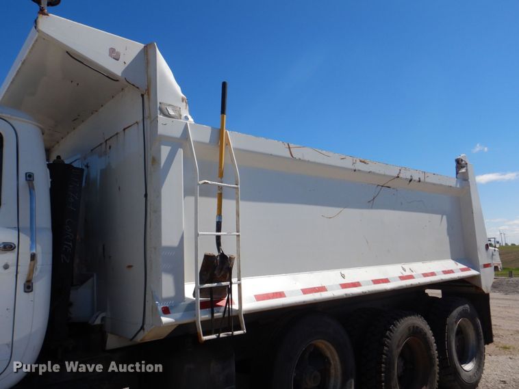 image for item DS8039 1995 Mack RD690S dump truck