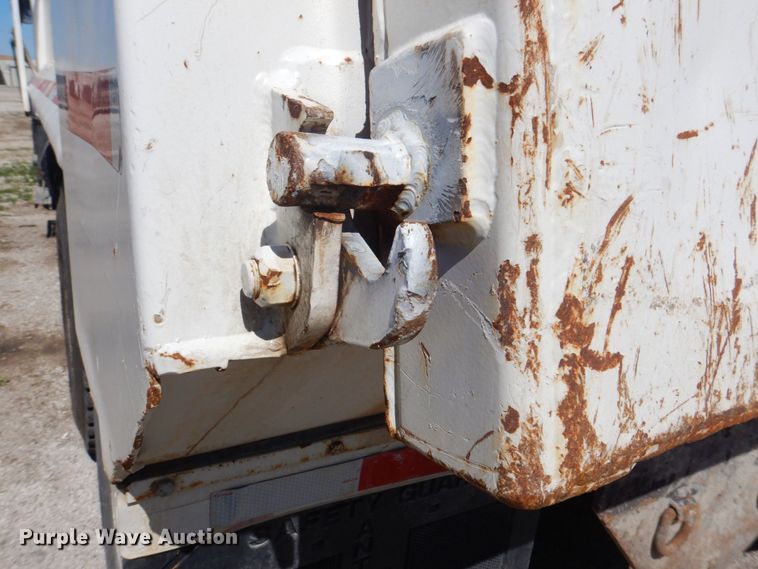 image for item DS8039 1995 Mack RD690S dump truck