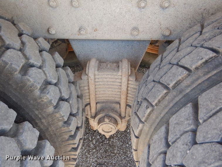 image for item DS8039 1995 Mack RD690S dump truck