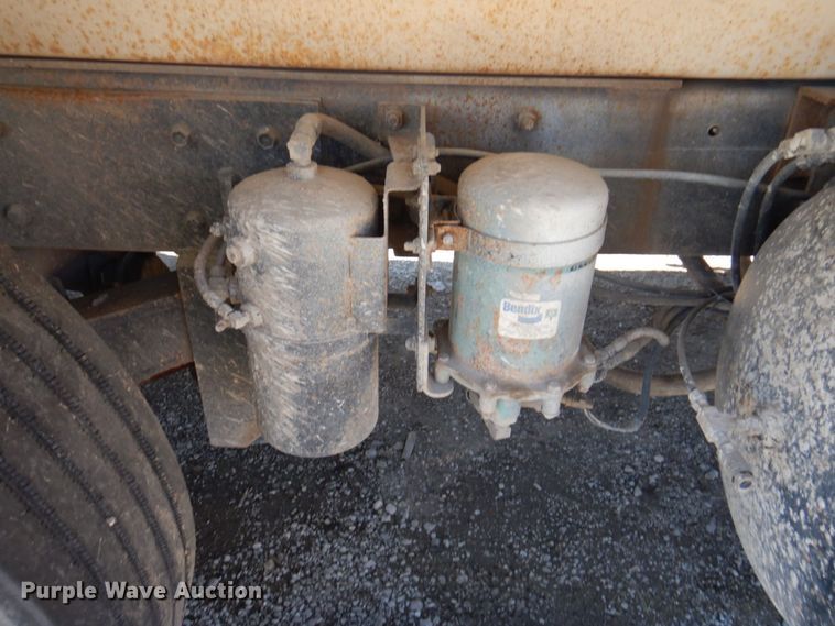 image for item DS8039 1995 Mack RD690S dump truck