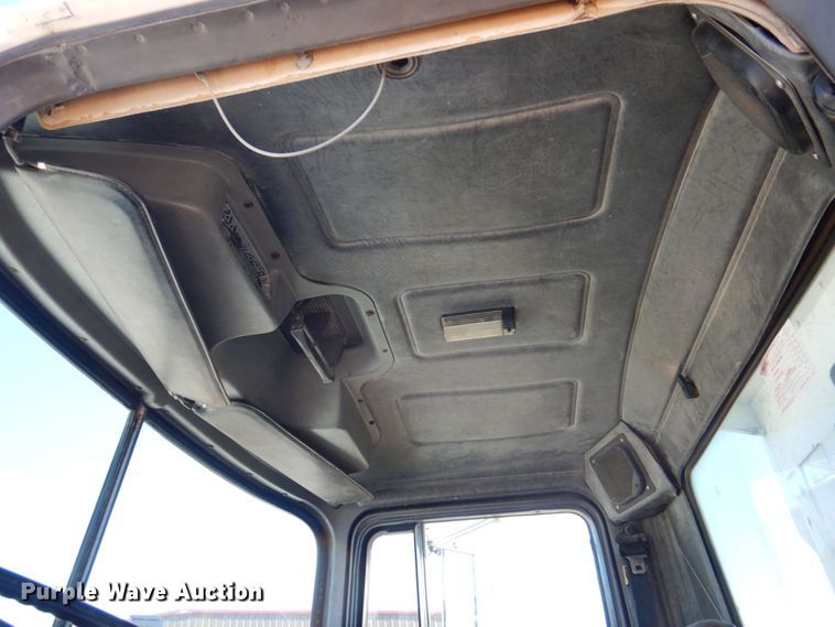 image for item DS8039 1995 Mack RD690S dump truck