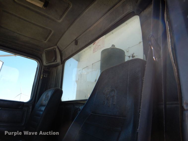 image for item DS8039 1995 Mack RD690S dump truck