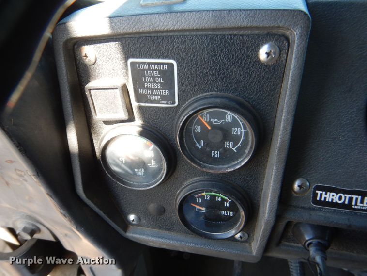 image for item DS8039 1995 Mack RD690S dump truck