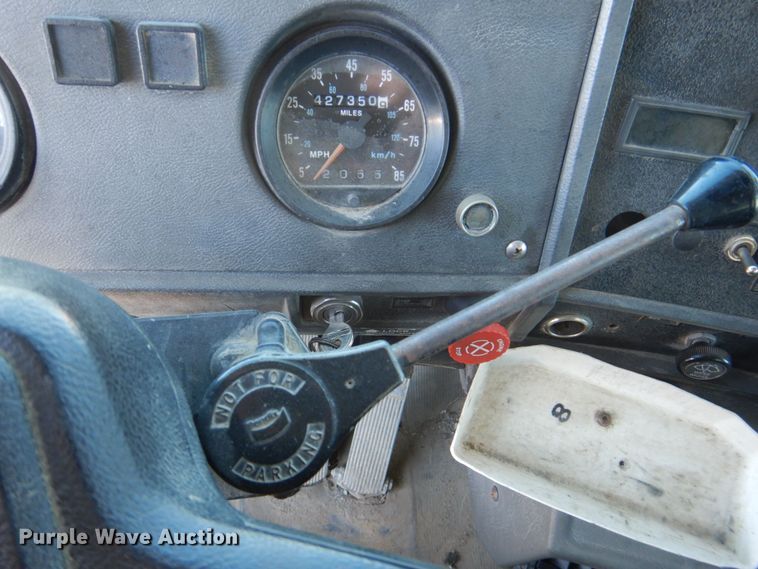 image for item DS8039 1995 Mack RD690S dump truck