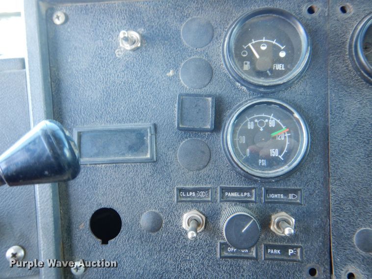 image for item DS8039 1995 Mack RD690S dump truck