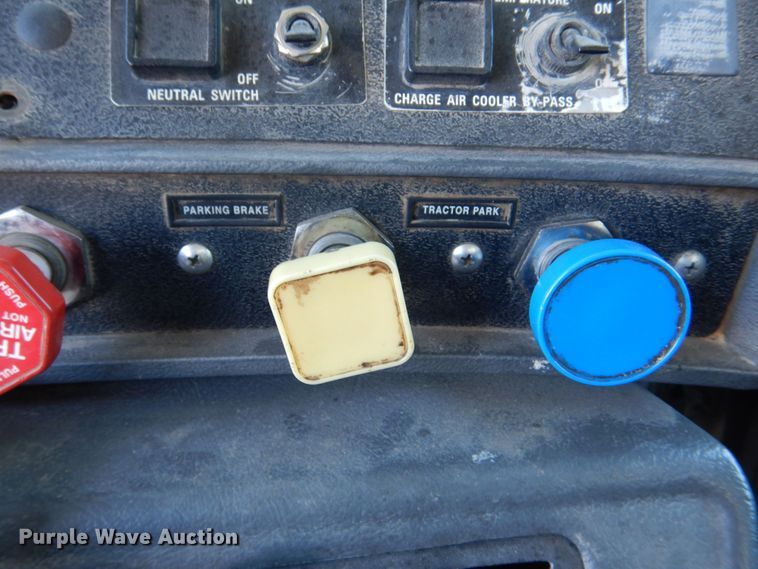 image for item DS8039 1995 Mack RD690S dump truck