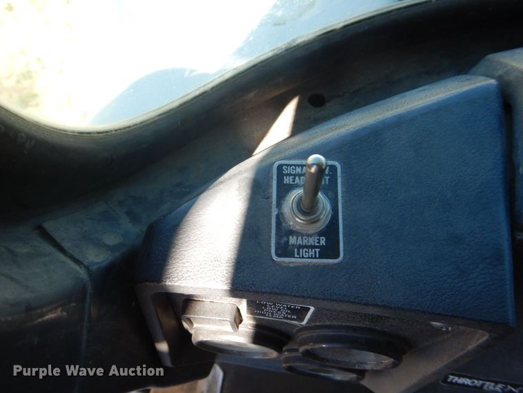 image for item DS8039 1995 Mack RD690S dump truck