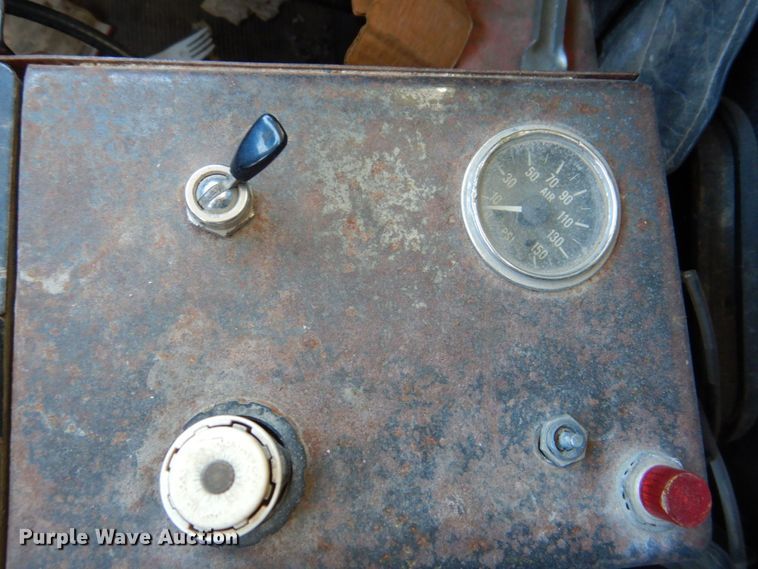 image for item DS8039 1995 Mack RD690S dump truck