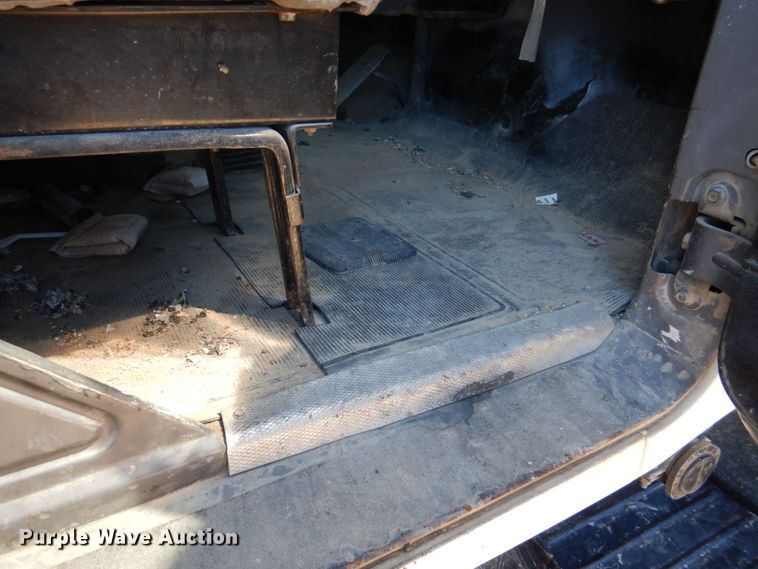 image for item DS8039 1995 Mack RD690S dump truck