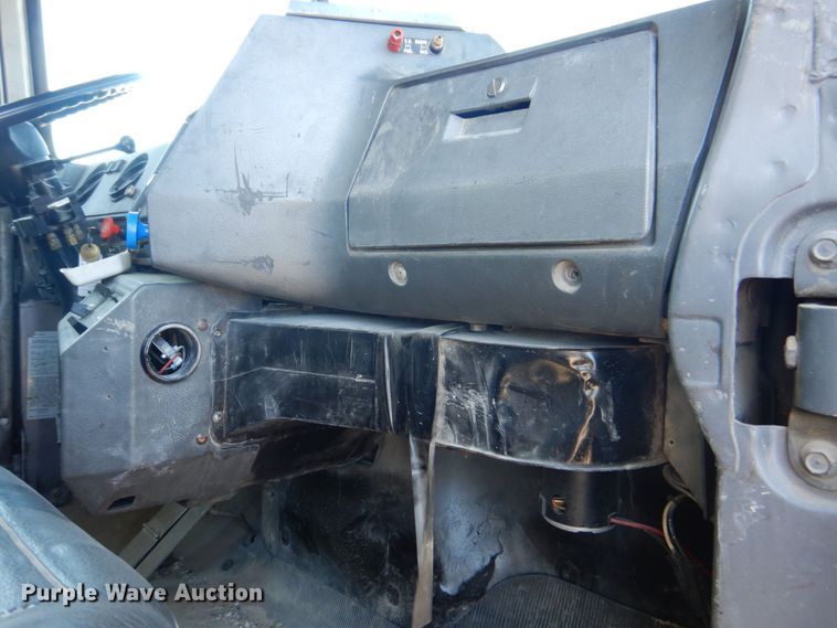 image for item DS8039 1995 Mack RD690S dump truck