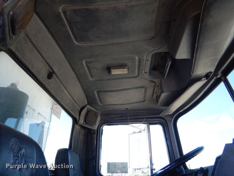 image for item DS8039 1995 Mack RD690S dump truck