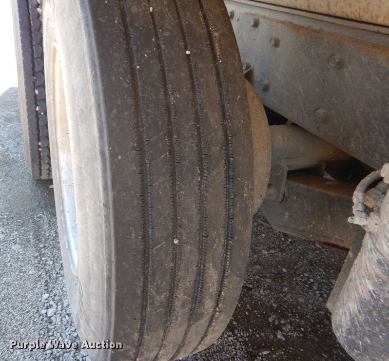 image for item DS8039 1995 Mack RD690S dump truck