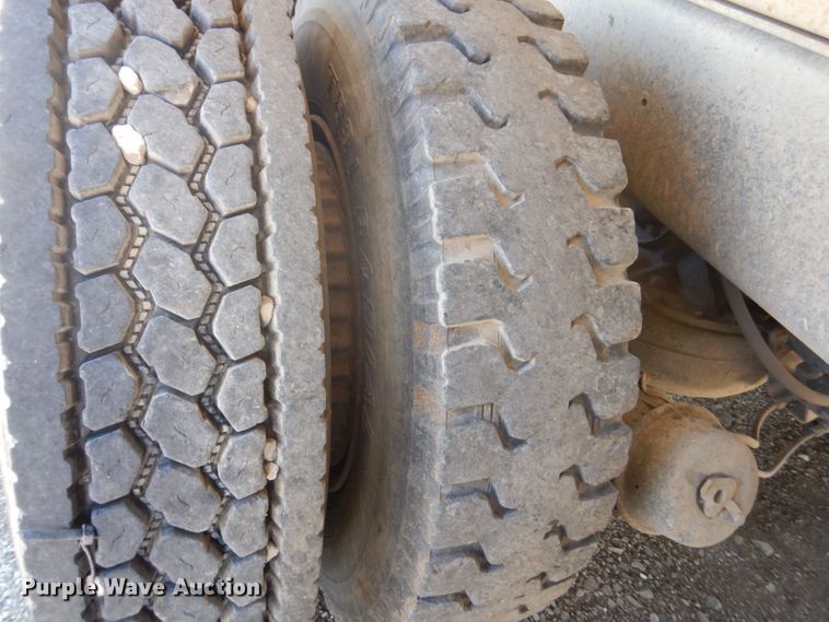 image for item DS8039 1995 Mack RD690S dump truck