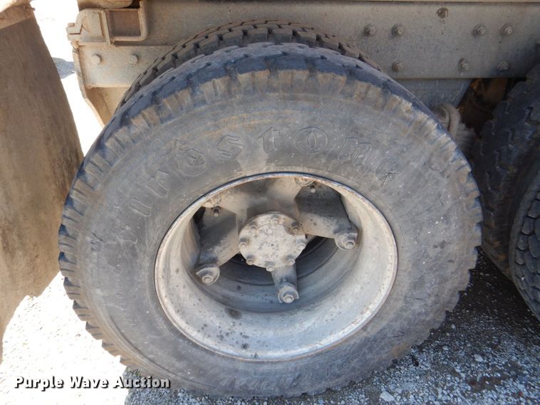 image for item DS8039 1995 Mack RD690S dump truck