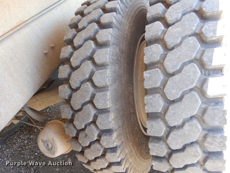 image for item DS8039 1995 Mack RD690S dump truck