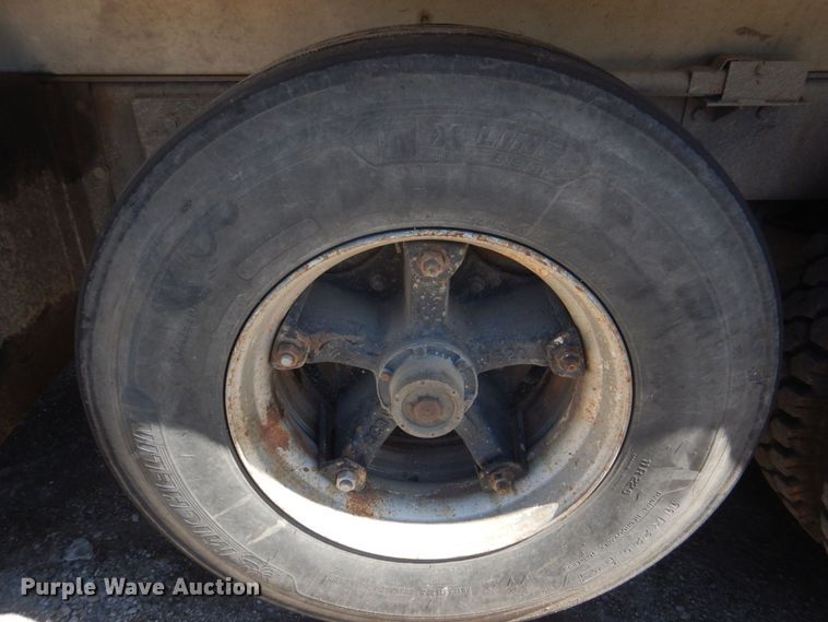 image for item DS8039 1995 Mack RD690S dump truck