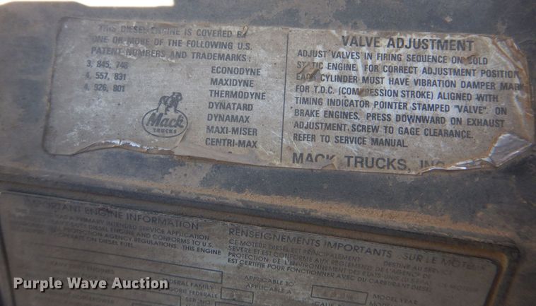 image for item DS8039 1995 Mack RD690S dump truck