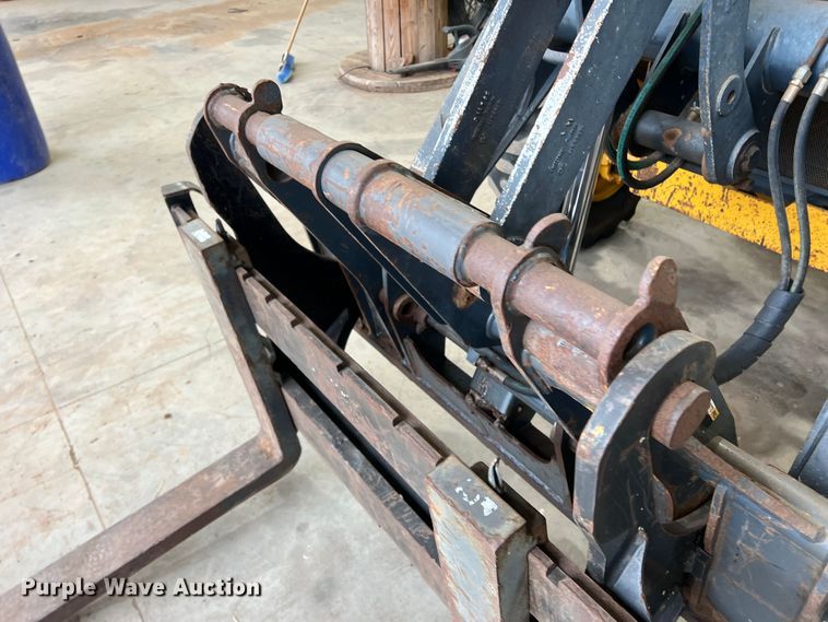 image for item DS8250 2012 John Deere 410K  backhoe