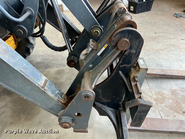 image for item DS8250 2012 John Deere 410K  backhoe