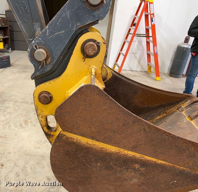 image for item DS8250 2012 John Deere 410K  backhoe