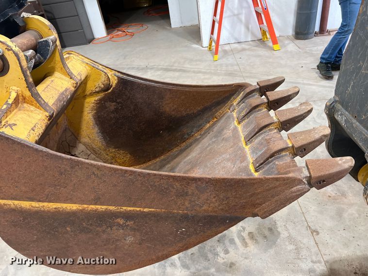 image for item DS8250 2012 John Deere 410K  backhoe