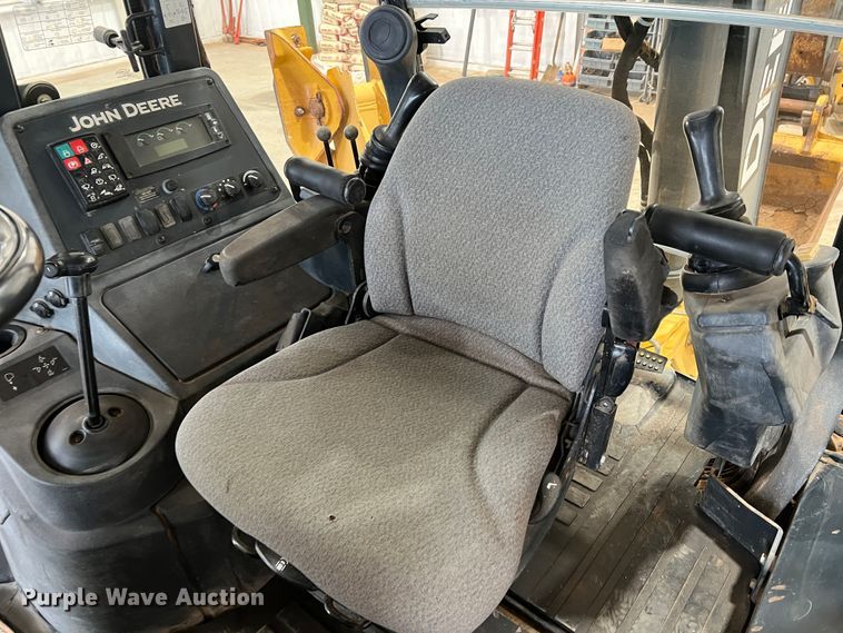 image for item DS8250 2012 John Deere 410K  backhoe