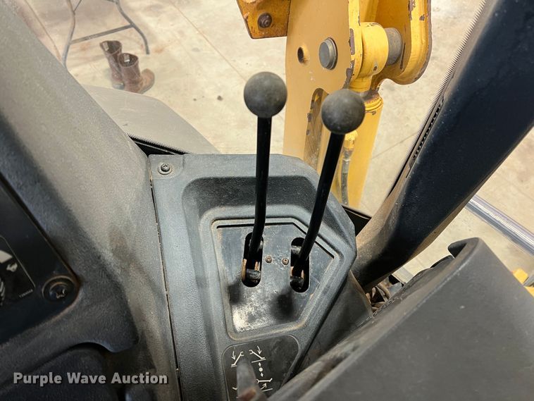 image for item DS8250 2012 John Deere 410K  backhoe