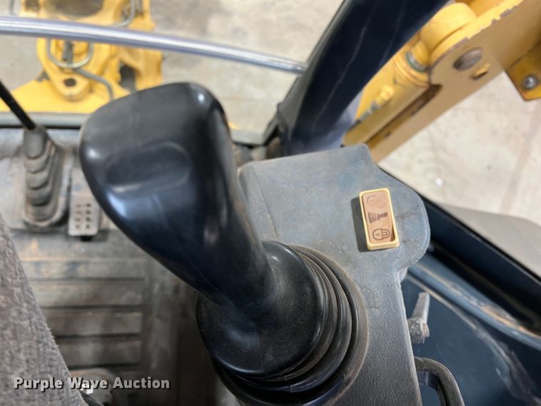 image for item DS8250 2012 John Deere 410K  backhoe