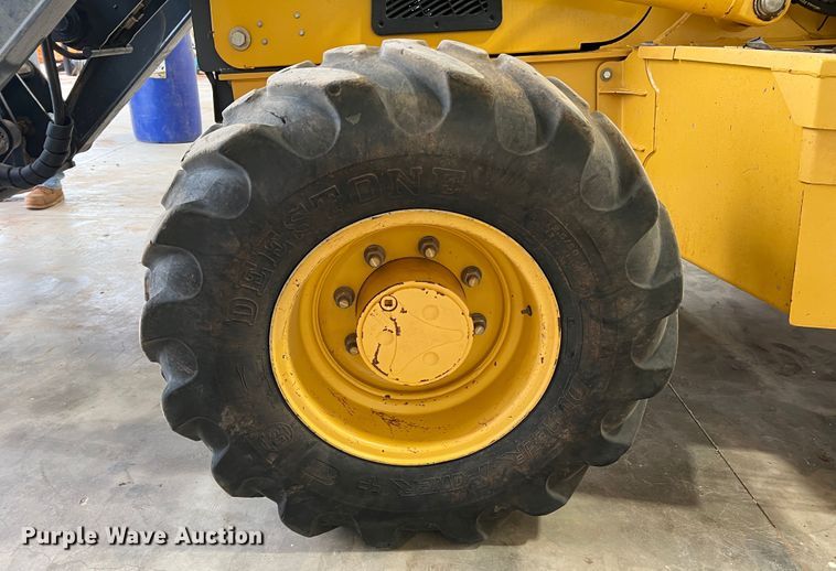 image for item DS8250 2012 John Deere 410K  backhoe