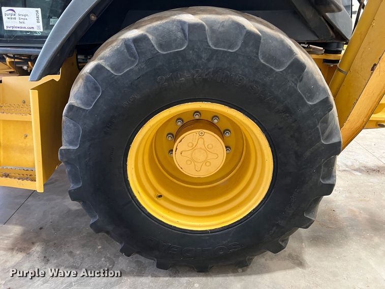 image for item DS8250 2012 John Deere 410K  backhoe
